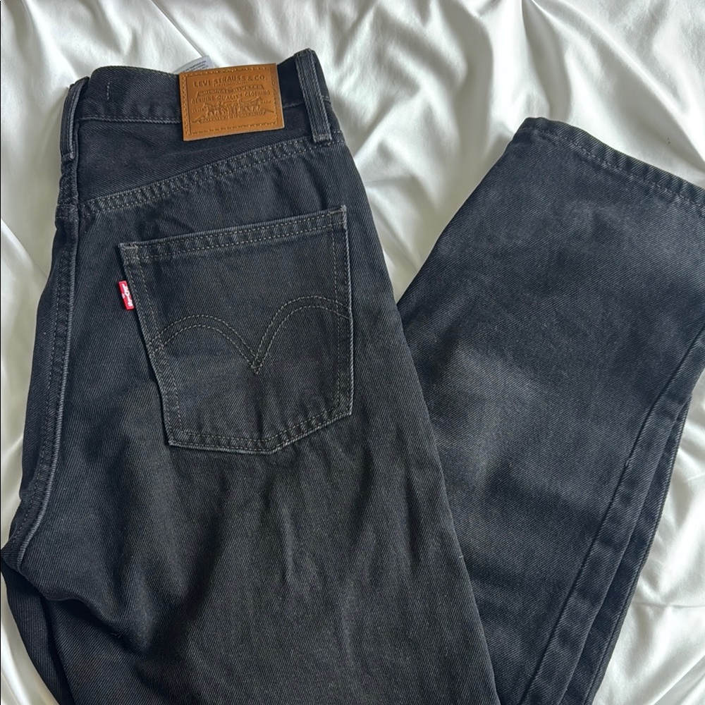LEVIS BLACK DAD JEANS